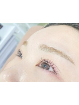 ナチュラル上品な目元にしたい