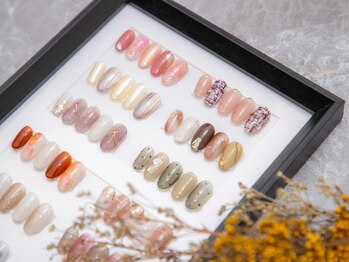 フィーカ(Fika)の写真/上品で大人可愛いデザインが豊富◎ニュアンスネイルなどもお任せ◎肌馴染みの良いカラーを多数ご用意！