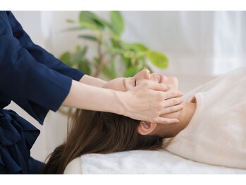 アシュネ(Axiune)の写真/【究極の小顔体験】骨格から引き上げ、劇的な変化を実感。“来年の私”が楽しみになる極上エイジングケア。