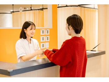 ぷらす鍼灸整骨院 新杉田院/受付