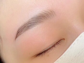 オーロ 豊中本店(ORO)の写真/【お顔の印象の7割は眉で決まる!】骨格から黄金比を見極め、本来の美しさが際立つ美眉デザインをご提案♪