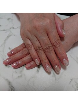 リミネイル 下北沢(Rimi Nail)の写真/【日常に寄り添う上品さ◎】全メニューウォーターケア込みフィルイン対応で美しさを引き出すジェルネイル！