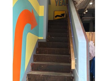 ウラロージュ(uraloge)/階段を上がって右側の個室