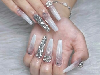 Nova Nail 日本橋店の写真/【リーズナブル×高技術】長さだしが得意☆キラキラでいつみても気分が上がる指先へ♪