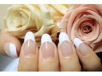 トータルビューティーステラ(TOTAL BEAUTY STELLA)/シンプル白フレンチ