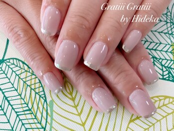 シュシュグラティ(chou chou Gratiii)/ミラーフレンチネイル