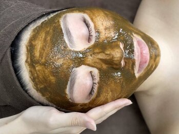 オーガニックエステサロン フー(fuu)の写真/【贅沢エイジングケアでお肌にも心にも癒しを☆】小顔マッサージ＆国産ハーブケアの極上施術をお試しあれ♪