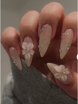 ハスミネイルサロン 新大久保店の写真/自爪が短くても華やかネイルを楽しみたい方◎魅力を最大現引き出す高い技術で叶えます☆長さだし/スカルプ
