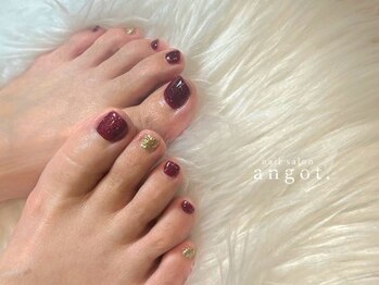 アンガット(angot.)/王道赤ゴールドフットネイル