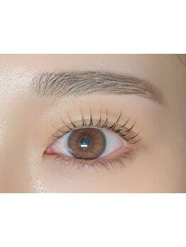 ナチュラル上品な目元にしたい