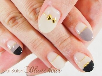 ネイルサロン ブランシュール(Nail Salon Blancheur)/【キュートなハートリボン】