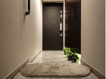 QとWの雰囲気（入口【ヘッドスパ/小顔/整体/アロマ/リンパ/エステ/痩身】）