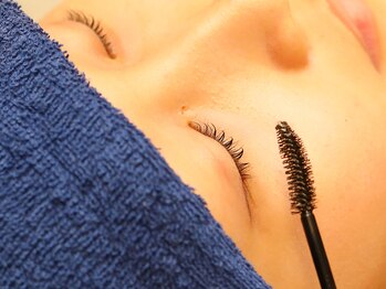 カピリナ(Ka Pilina)/まつ毛のポイントカラーで気分UP