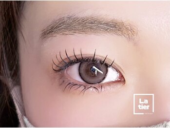 ラティエ(Latier)の写真/パッと目を引く!どの角度から見られても可愛い目元を実現♪トレンドの束感マツエクも大人気♪