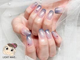 幻想的なブルーラベンダーネイル