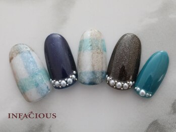 インフェイシャス 大丸福岡天神店/寒色系チェックネイル 