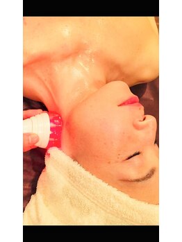 エテルノ(eterno...)/デコルテ首の凝りを温熱分解!