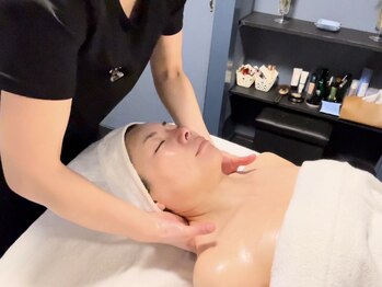 ベルドア(Bell Door)/デコルテからフェイシャルへ