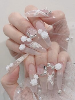 ラビィ(Raviy)の写真/特別なイベントに合わせたいけどチビ爪でお悩みの方、可愛いアートやパーツを乗せたい時にもお薦め♪