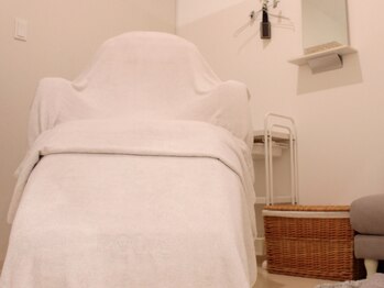 サロンドゥソア(salon du Soar)の写真/アイブロウ/まつ毛/フェイシャル/ヘッドスパ…トータルビューティーが叶うサロンでなりたいお顔・お肌に♪