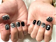 スーン(S∞N)/ロゴ入りゼブラ柄