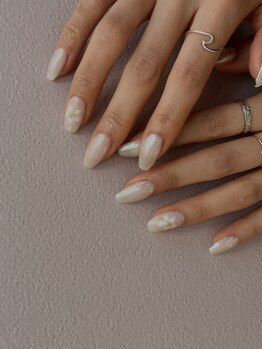 tiare/ホワイトミラー×ハイビスカス