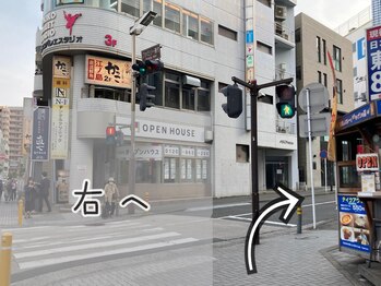 ヘッドミントVIP 藤沢店/７．ファミリーマートが見えたら