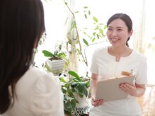 エール(aile)の雰囲気（カウンセリング後、鏡の前で一緒にお顔をチェック致します。）