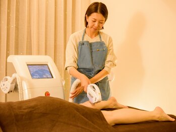 プライベートサロンBambi 船橋店【脱毛/美肌/ヘッドスパ/ブライダルエステ】の写真/船橋駅徒歩圏内にNEWOPEN♪【全身脱毛★顔&VIO込¥11000】丁寧な施術・カウンセリングを心がけています!