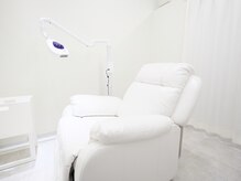 ホワイトニング ハナ 南本町店(WHITENING HANA)の雰囲気（完全個室のリクライニングチェアでリラックス。）