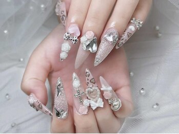 Nova Nail 日本橋店の写真/トレンドパーツを豊富にご用意し、特別なネイル体験を♪お客様のご要望にお応えし、美しい指先へ★