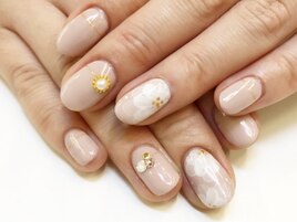 ベージュ×フラワー