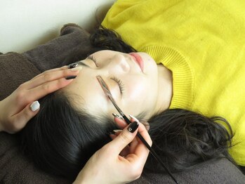 アイブロウサロン ミラ 吉祥寺(Eyebrowsalon Mira)/2、型取り/メンズ眉/アイブロウ