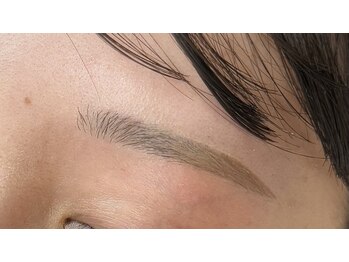 メメ(MEME)/アイブロウWAXスタイリング