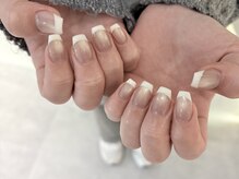 サンジュウヨン(34)/マグネットフレンチネイル