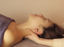 シュークリア(shoeclear)の雰囲気(気持ちいい圧でグーっと!オイルを使って肩・首のリンパ流しも♪)