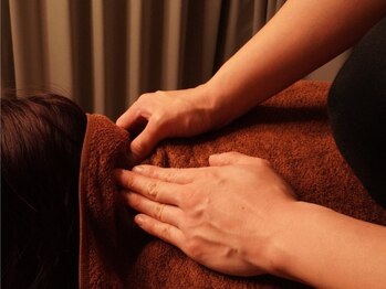 モンデマス ルームの写真/【福島区】首こり・肩こりを深部から撃退|痛気持ちいい圧×繊細なもみ加減で徹底アプローチ/神マッサージ