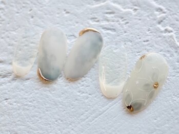 カトルナフ(quatre fois neuf)/ニュアンスフラワーネイル