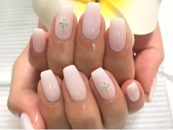 アネラ アイラッシュアンドネイル 六本木店(Anela Eyelash&nail)の写真/控えめだけどおしゃれネイルにしたい《トレンド定額》高技術×持ち◎シンプルでも上品な指先へ[パラジェル]