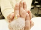 ヌードベージュ×ファーチャーム
