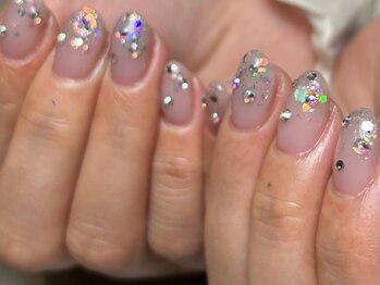 アトリエ ユコ(Atelier yuko)の写真/＜平日限定シンプル定額登場＞肌馴染みカラーで上品に魅せる指先へ◆丁寧な施術でモチも良く大好評◎