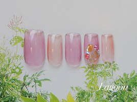 クリアカラーの氷ストーンネイル