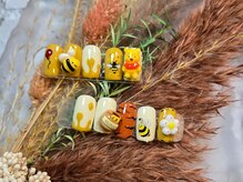 ナコ(NAKO)/ぷーさんネイル　左右違い