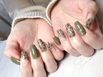 スタジオ ムー ネイル(Studio Muu Nail)/ヒョウ柄/カーキ