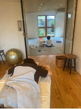 いまづ整体院/お子さんは隣で。ママはベッドで