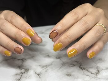 ウタシロイロ/秋ネイル