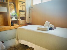 サロン ドゥ レキューム(Salon de L’ecume)の雰囲気（木の温もりを感じられるプライベート空間/アロマ/リンパ）