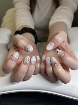 レジュヴィア(Re:JUvia)/お任せワンホンネイル♪