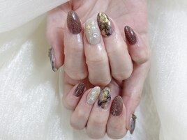 秋カラーで彩るニュアンスネイル