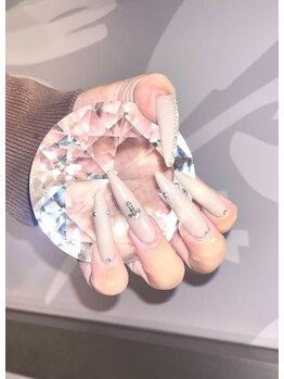 大人ニュアンスの上品グレージュ